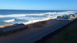 UMDLOTI MODERN 3 BEDROOM BEACH FLAT - Umdloti - 1