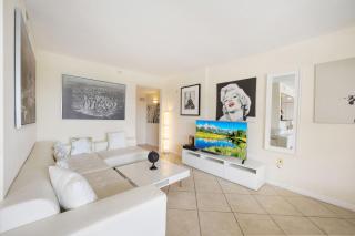 Lovely Clearwater Ocean Front Great Location 2BD - Clearwater Beach - 3