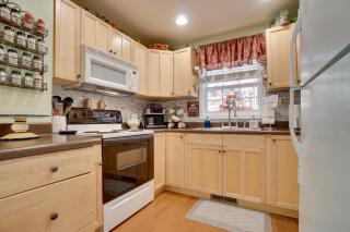 Enchanted Forest Cottage with Hot Tub! - Hiawassee - 6
