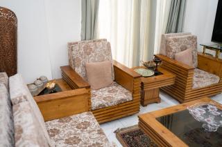 Gulberg Luxe Living 2-BR Apartment - Lahore - 7
