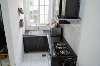Gulberg Luxe Living 2-BR Apartment - Lahore - 2