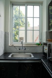 Gulberg Luxe Living 2-BR Apartment - Lahore - 1