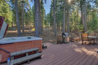 Fireside Lodge at Northstar By Tahoe Getaways - 4BR w Hot Tub, HOA & Ski Shuttle - 9