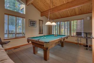 Fireside Lodge at Northstar By Tahoe Getaways - 4BR w Hot Tub, HOA & Ski Shuttle - 8