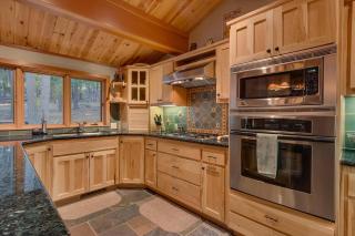 Fireside Lodge at Northstar By Tahoe Getaways - 4BR w Hot Tub, HOA & Ski Shuttle - 7