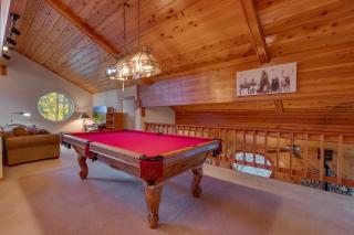 Dogwood Place by Tahoe Getaways - 3BR Pet-Friendly Tahoe Donner Home w Hot Tub, Pool Table, Wood Fireplace & HOA Amenities - 6