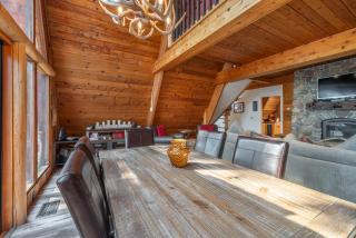Ember Ridge Retreat by Tahoe Getaways - 3BR Pet-Friendly Carnelian Bay Rental w Fenced Yard, Ping Pong, Hot Tub, Near Northstar - Carnelian Bay - 7