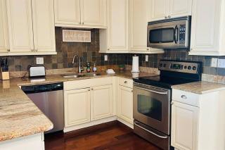 Beautiful home with large pool! Close to the beach! - Clearwater Beach - 2