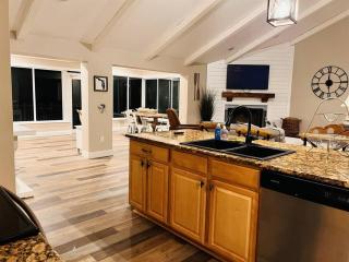 Gorgeous vacation home on the water with heated pool and sand! - Hernando Beach - 7