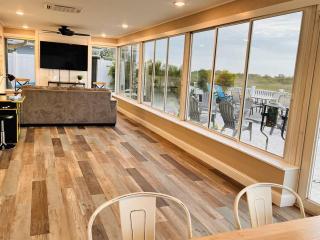 Gorgeous vacation home on the water with heated pool and sand! - Hernando Beach - 3