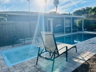 3Bed2Bath Clearwater Beach Vacation Home with Heated Pool - Clearwater Beach - 7