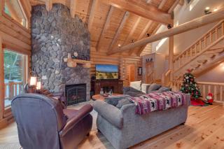 Lodgepole Retreat - A Gorgeous Classic 3BR Log Cabin with Private Hot Tub - 9