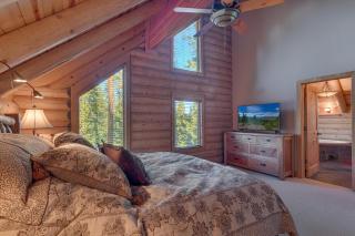 Lodgepole Retreat - A Gorgeous Classic 3BR Log Cabin with Private Hot Tub - Truckee - 1