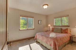 High Sierra at Dollar Point - Private Hot Tub, Close to Ski Resorts, Pet Friendly! - 2