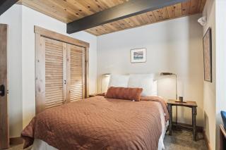 Mariposa Heights at Alpine - Ski Shuttle to Slopes- Fireplace- Forest Views - 1