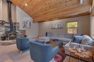 Matterhorn at Tahoe Donner 3000 Sqft 4 BR with Private Hot Tub and HOA Pool, Gym and Beach Access - 9