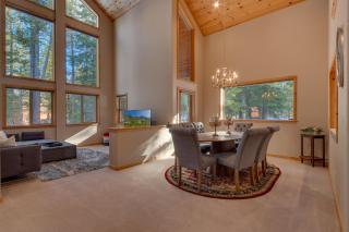 Matterhorn at Tahoe Donner 3000 Sqft 4 BR with Private Hot Tub and HOA Pool, Gym and Beach Access - Truckee - 7