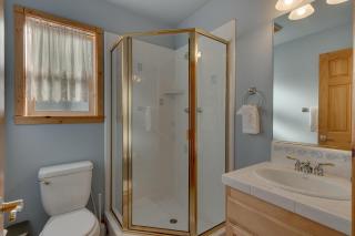 Matterhorn at Tahoe Donner 3000 Sqft 4 BR with Private Hot Tub and HOA Pool, Gym and Beach Access - 1