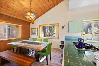 Mosaic Magic at Northstar - Luxury 4BR with Private Hot Tub and Free Ski Shuttle - Truckee - 5