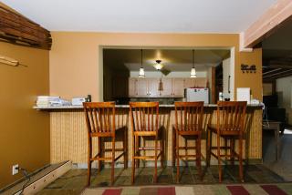 Pioneer Lake View- 4BR Easy Walk to Town Private Hot Tub - Sleeps 11 - 8
