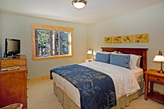 Red Cedar on North Shore - Beautiful 3BR w Gorgeous Furnishings in Tahoe City - Tahoe City - 1