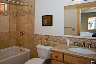 Red Cedar on North Shore - Beautiful 3BR w Gorgeous Furnishings in Tahoe City - Tahoe City - 3