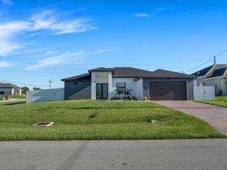 Casa Sevilla, heated pool, sleeps 9, 4B3B - Cape Coral - 9