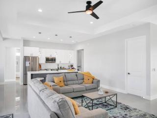 Casa Sevilla, heated pool, sleeps 9, 4B3B - Cape Coral - 4