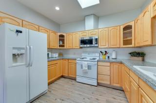 Eloy Vacation Rental with Community Pool and Courtyard - 9