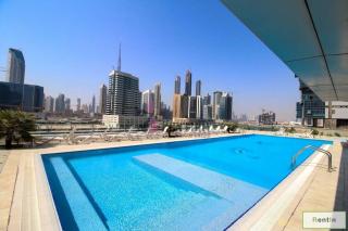 Studio with Burj Khalifa View - 4