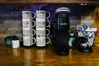 Askews Getaway Lakeside Cabin - 4