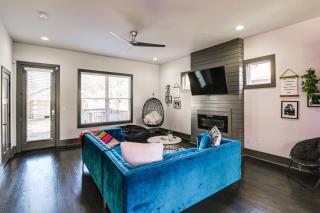 Vibrant Home with Deck, 2 Mi to Downtown Nashville! - Nashville - 7