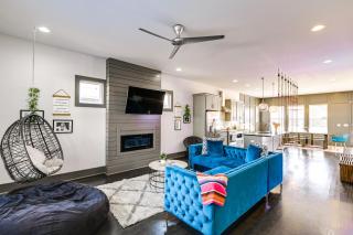 Vibrant Home with Deck, 2 Mi to Downtown Nashville! - Nashville - 5