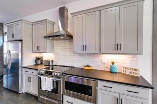 Vibrant Home with Deck, 2 Mi to Downtown Nashville! - Nashville - 4