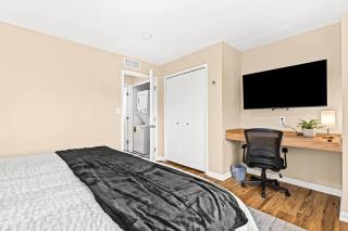 New! Modern Upper Flat near Downtown Roseville - Roseville - 8
