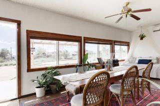 Desert Home Private Oasis Outdoor Space & Hot Tub - Yucca Valley - 3