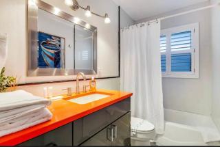 Tropical Shores Retreat-10 Min to Siesta Key Beach - Sarasota - 8