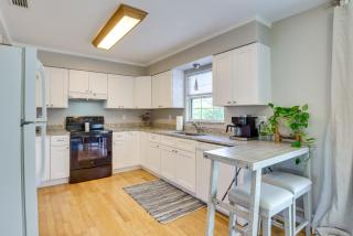 3 Mi to Riverwalk Pet-Friendly Home with Yard! - Palmetto - 3