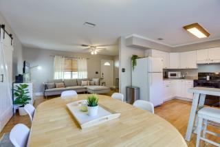 3 Mi to Riverwalk Pet-Friendly Home with Yard! - Palmetto - 2