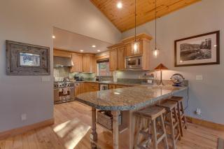 Woodcrest at Tahoe Donner 3BR with Pool Table - 3000 sq ft - 7