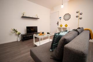 Hébergement touristique de luxe proche de Paris avec parking gratuit, situé face au parc des expositions et de l'aéroport du Bourget, à 15 min de CDG - Le Blanc-Mesnil - 1