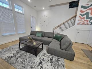 Ultimate Downtown Escape - 3BR/2.5BA Sleeps 7 - Houston - 9