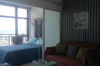Penthouse at Poblacion - 200Mbs net - 50in TV - Awesome view - Manila - 3