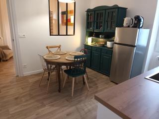 Appartement T2 rénové, centre-ville Hendaye, proche baie, sans ascenseur, balcon, calme, WiFi non inclus - FR-1-239-850 - Hendaye - 9