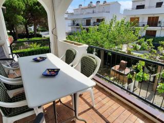 Apartamento Espacioso en Llançà Cerca de la Playa con Terraza y Acepta Mascotas - ES-170-39 - Llança - 0
