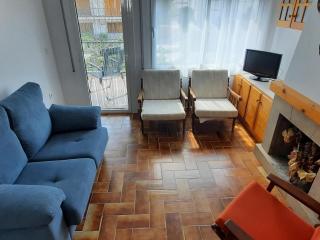 Apartamento Espacioso en Llançà Cerca de la Playa con Terraza y Acepta Mascotas - ES-170-39 - Llança - 8