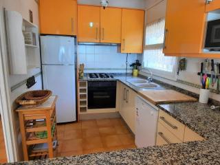 Amplio apartamento en Llançà con vista al mar, terraza, aparcamiento y animales permitidos - ES-170-6 - Llança - 3