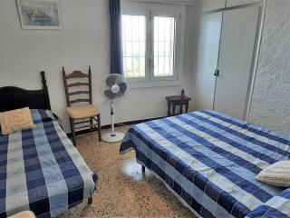 Apartamento familiar frente al mar con jardín, barbacoa, aparcamiento y mascotas permitidas - ES-170-70 - Llança - 1