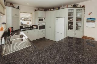 Stay At Saddle Row - New Plymouth - 7