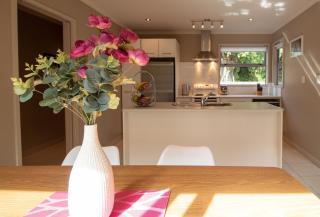 Great Location On Gilbert Central - New Plymouth - 7